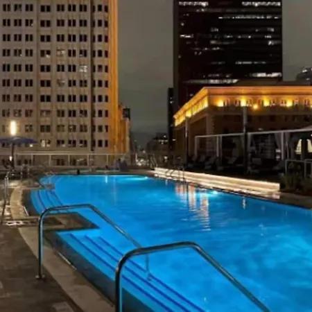 Snug 3Br Highrise With Pool, Spa & Rooftop Views